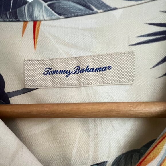 Tommy Bahama 100% Silk Shirt - Picture 4 of 7